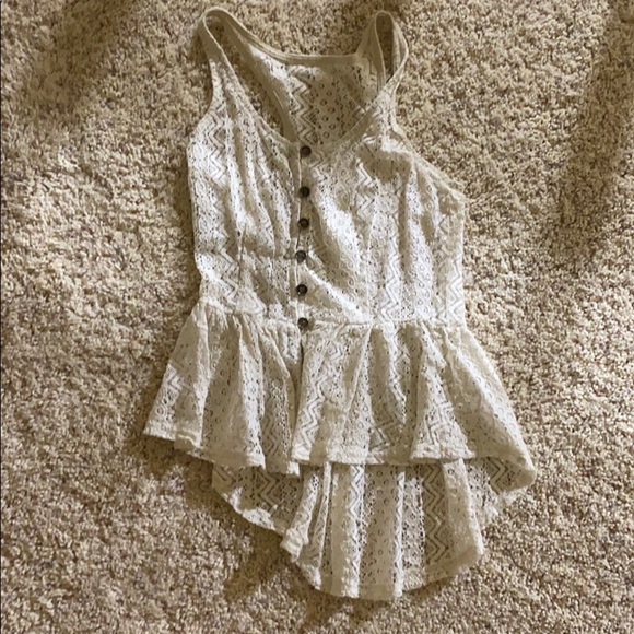 This is a long sleeve black top. - Picture 3 of 4